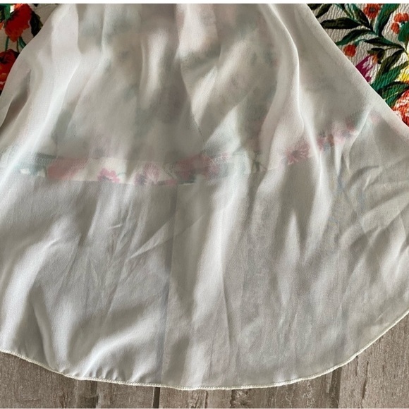 Floral Peplum Top - Picture 3 of 12